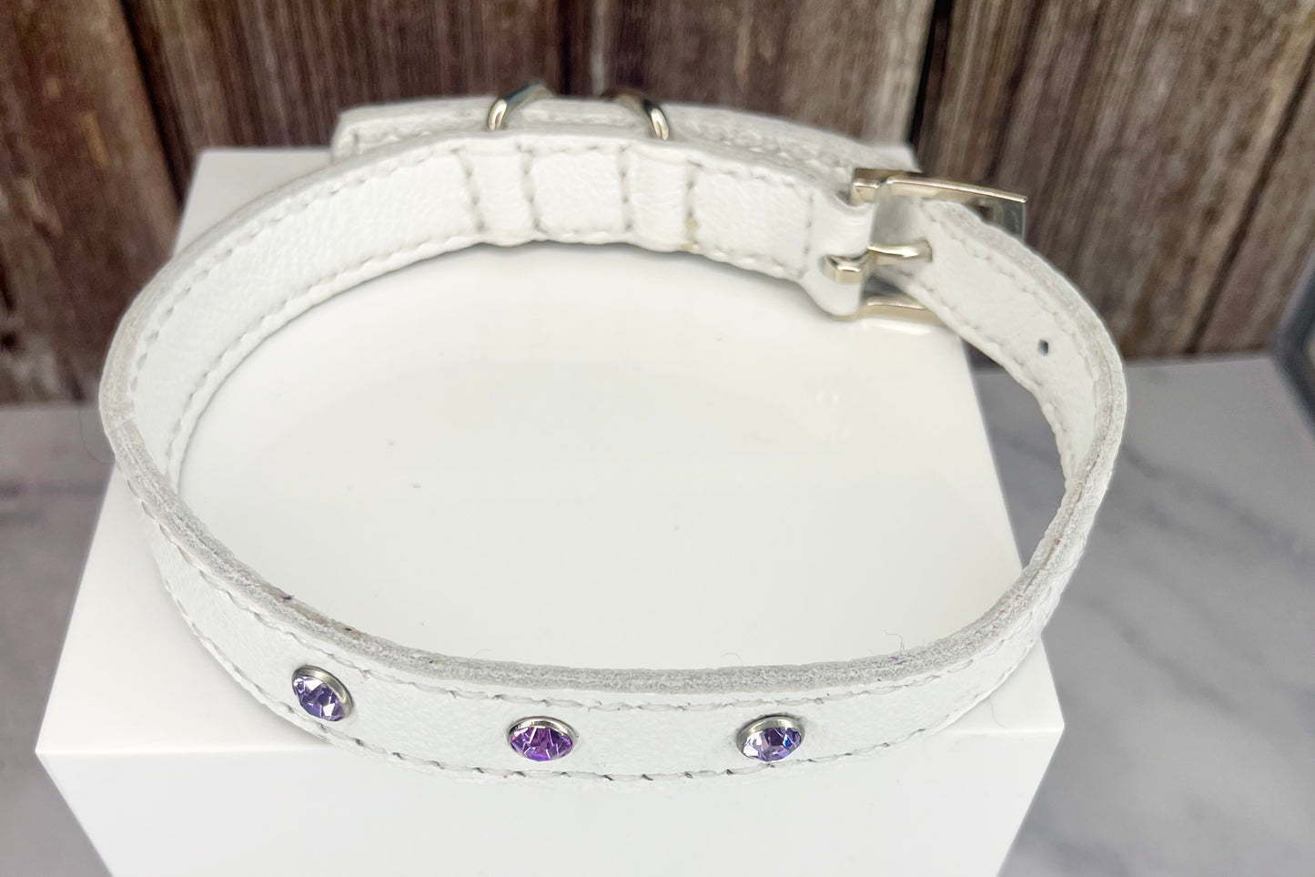Medium White Collar with Lilac Diamantes