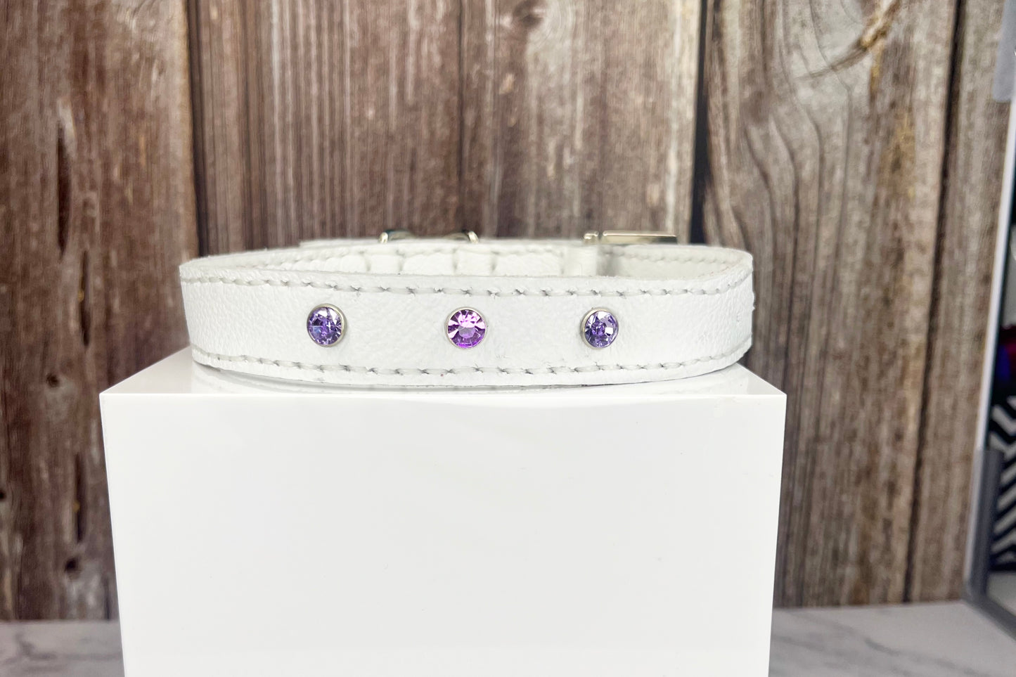 Medium White Collar with Lilac Diamantes