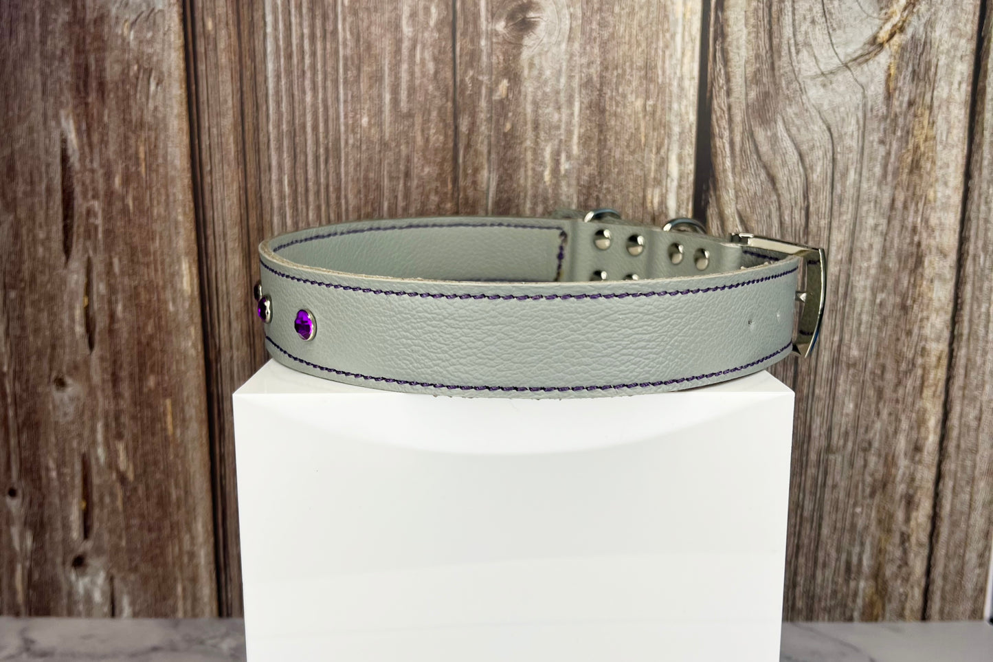 Large Grey Collar with Violet Diamante