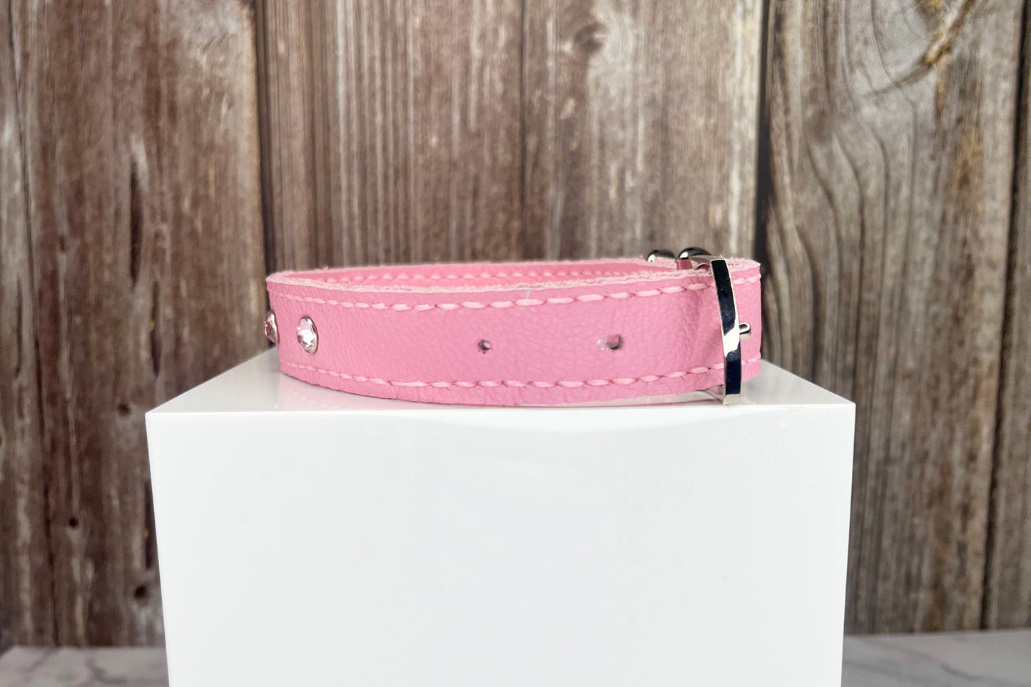 Medium Pink Collar with Light Pink Diamantes