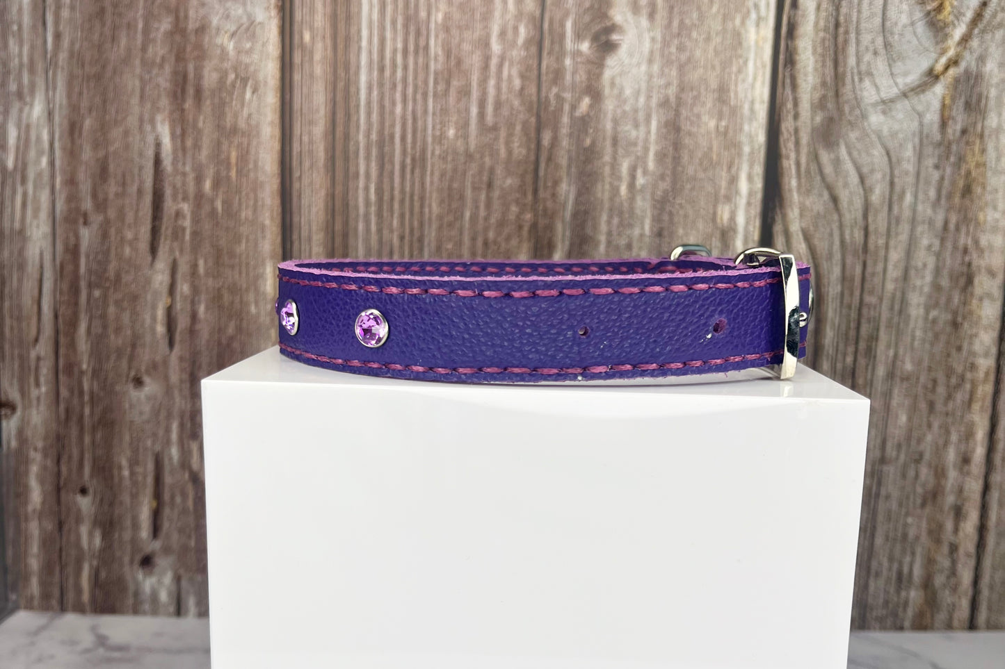 Medium Purple Collar with Lilac Diamantes