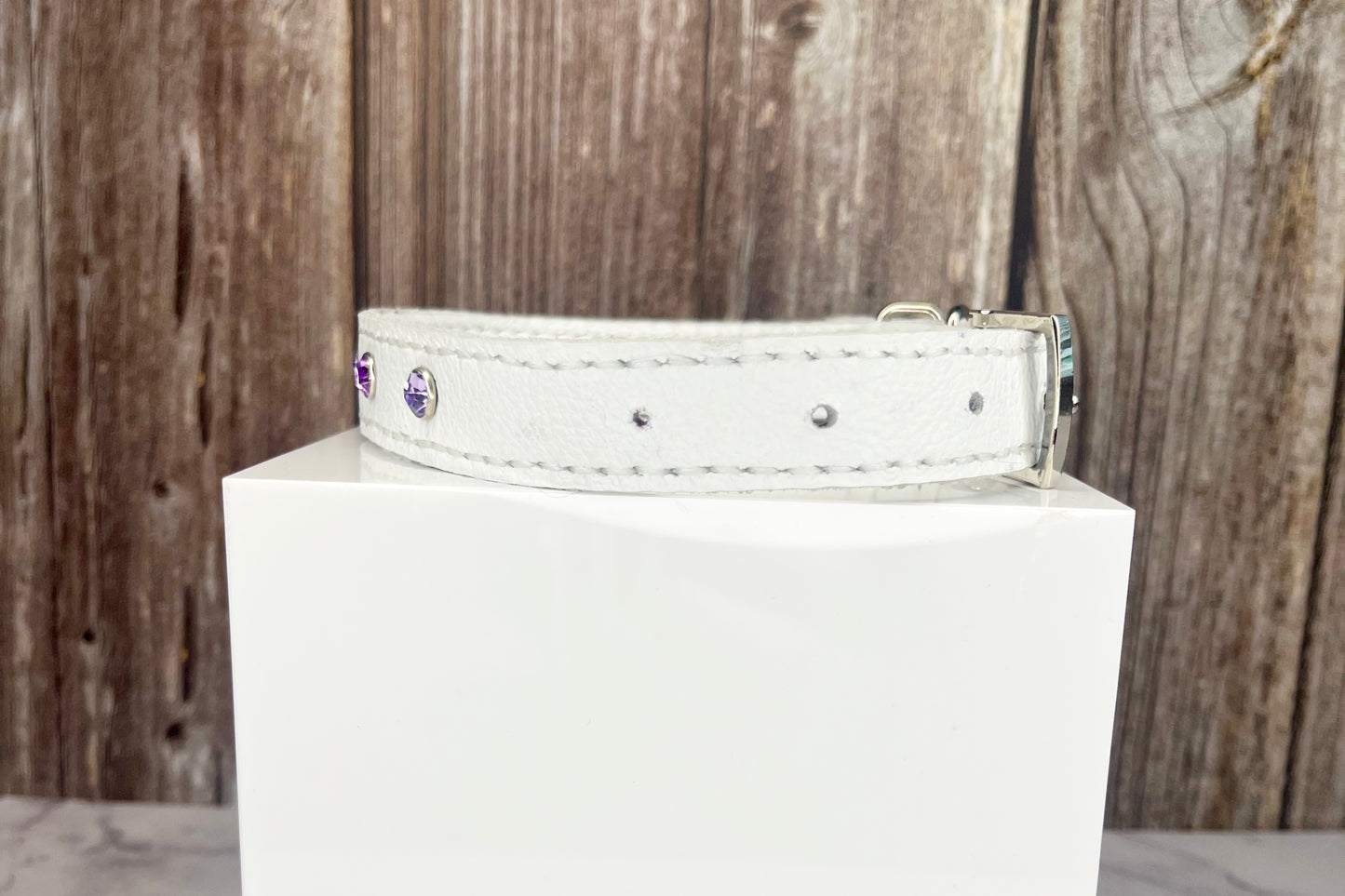 Medium White Collar with Lilac Diamantes