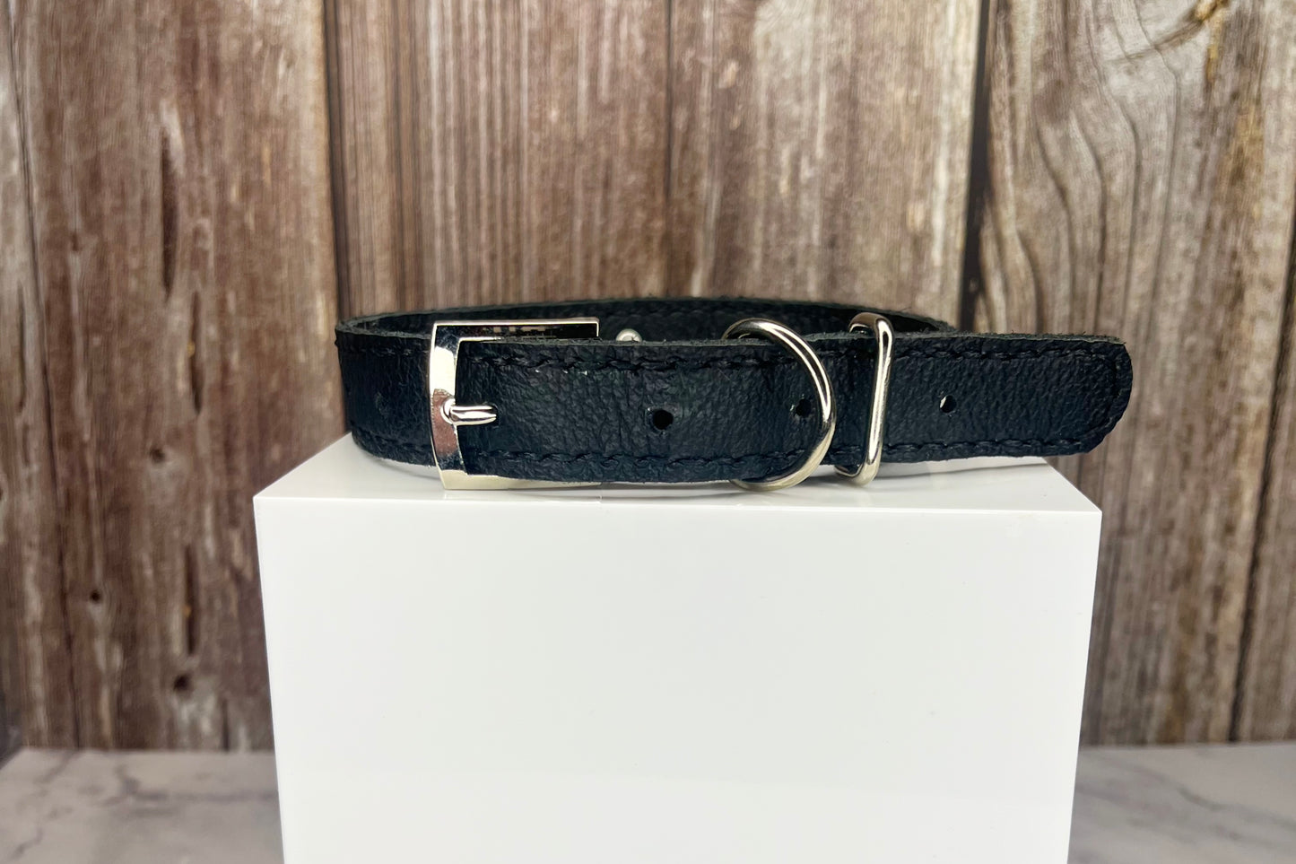 Medium Black Collar with Hot Pink Diamantes