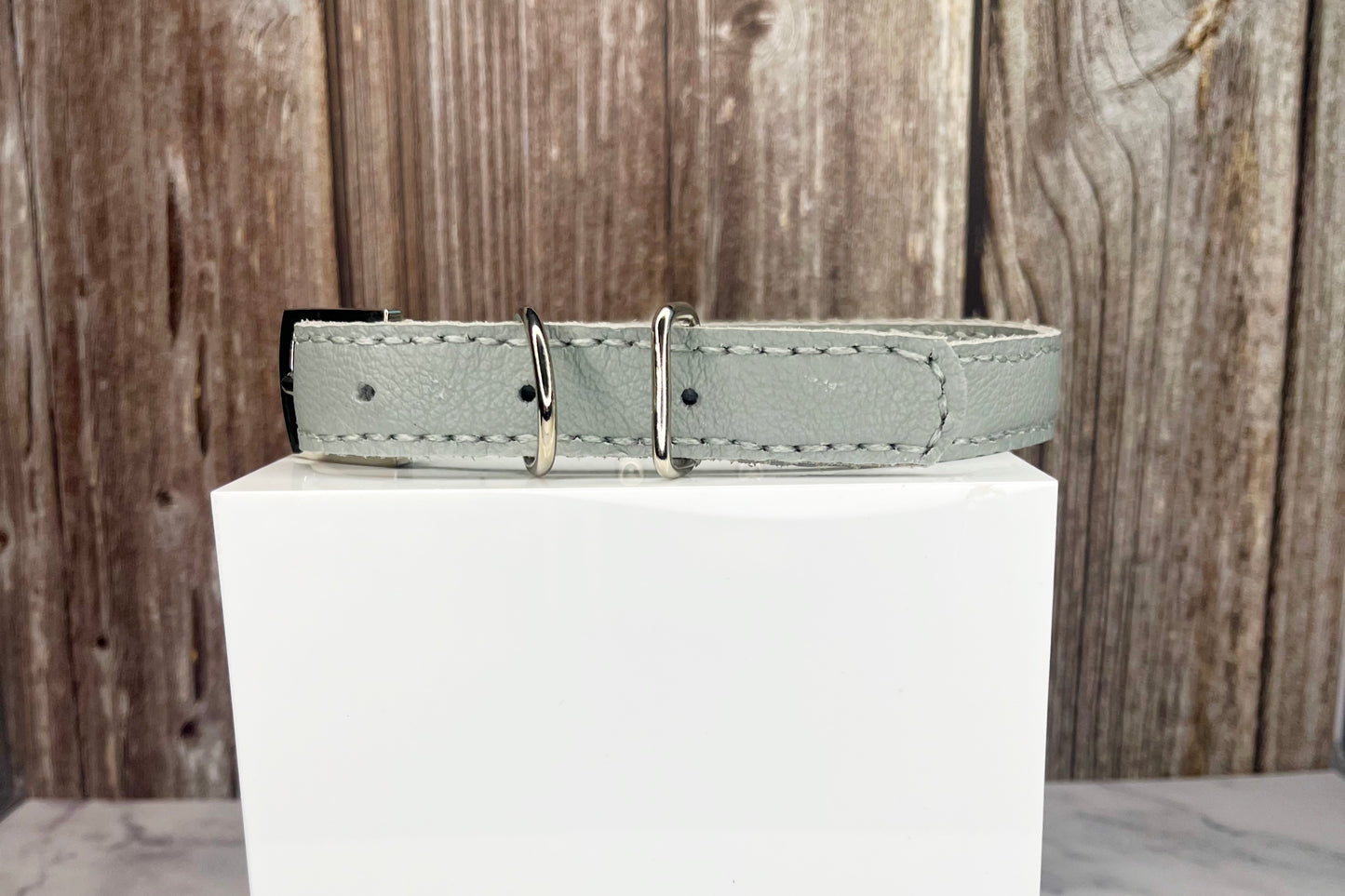 Medium Grey Collar with Jade Diamantes