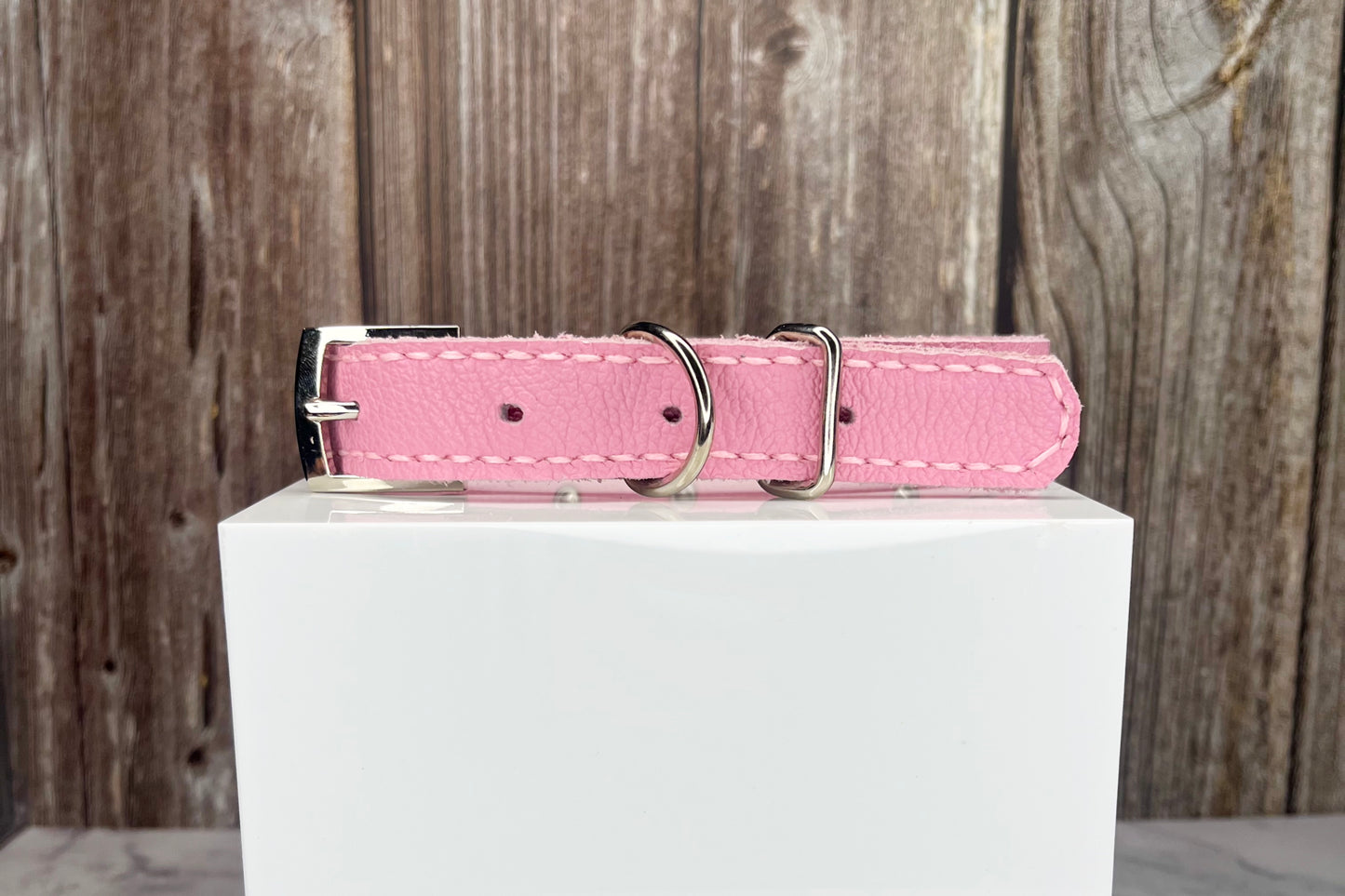Medium Pink Collar with Light Pink Diamantes