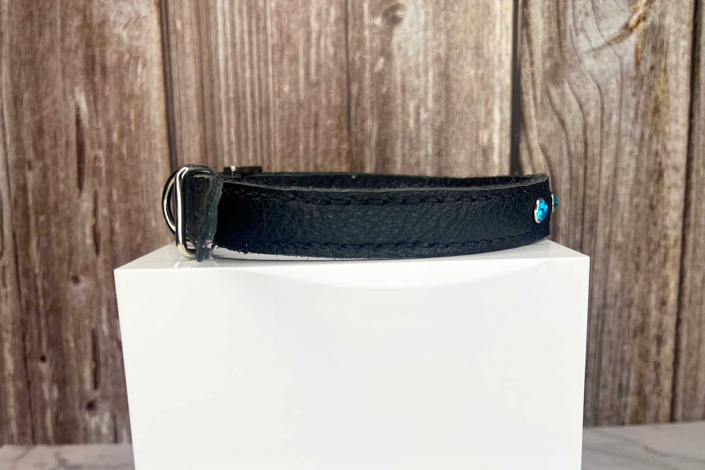 Medium Black Collar with Turquoise Diamantes