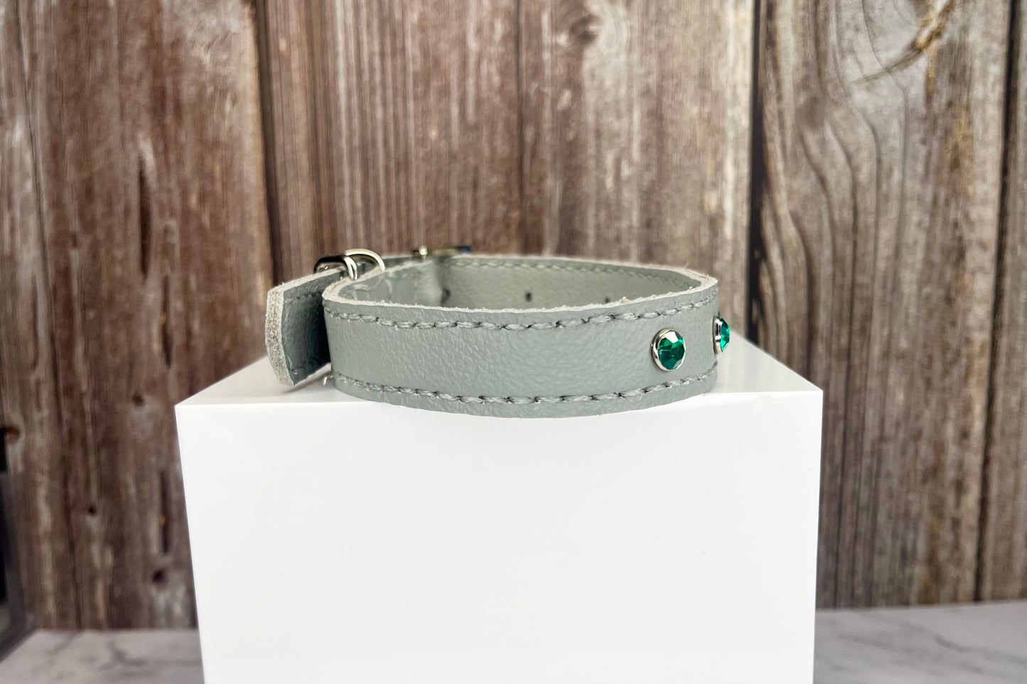 Medium Grey Collar with Jade Diamantes