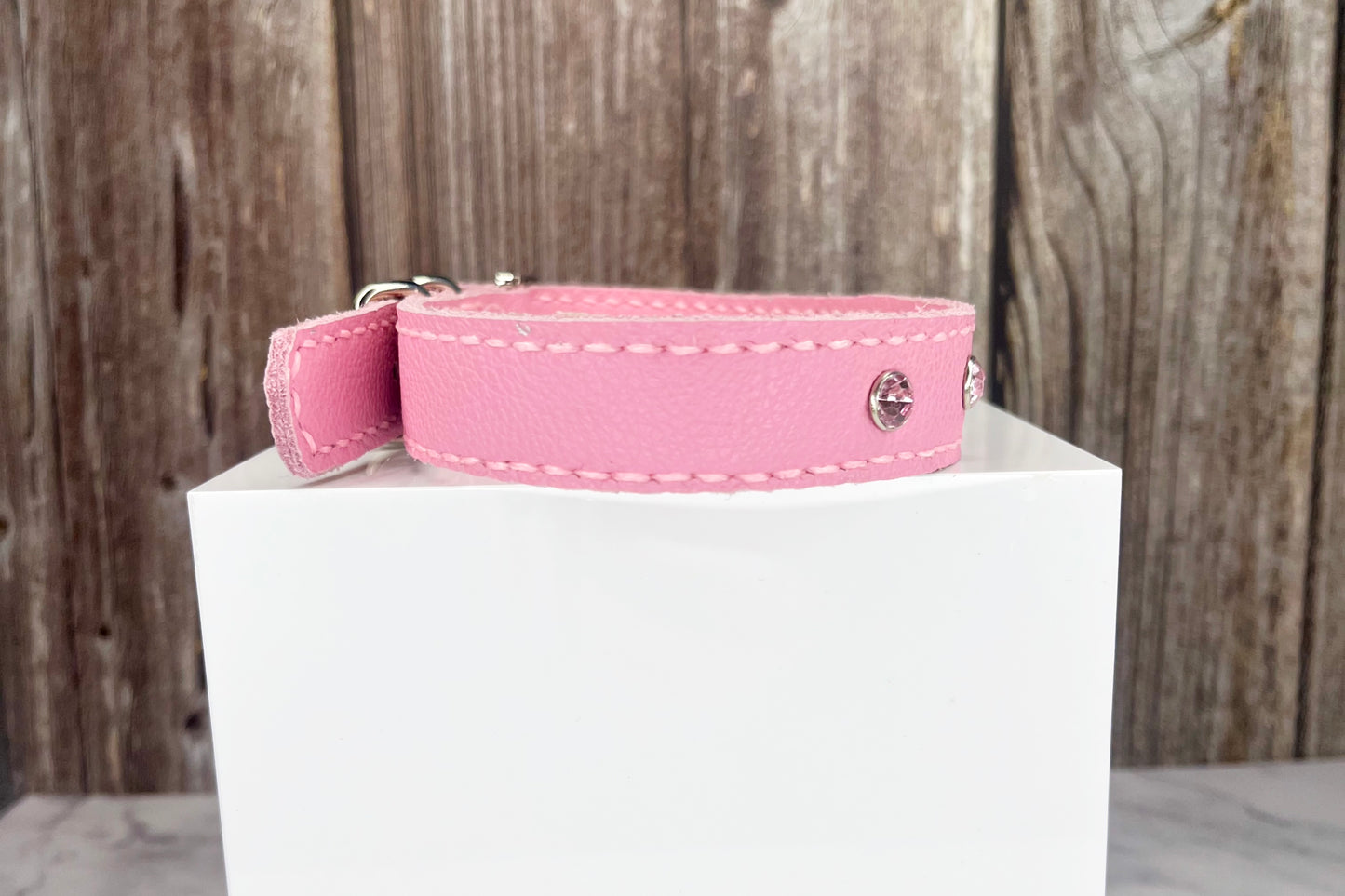 Medium Pink Collar with Light Pink Diamantes