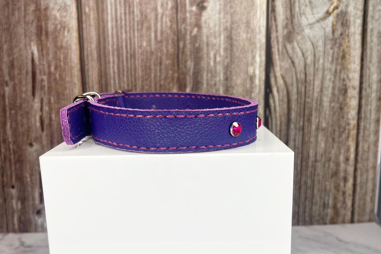 Medium Purple Collar with Hot Pink Diamantes