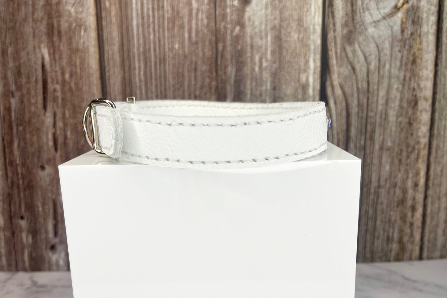 Medium White Collar with Lilac Diamantes